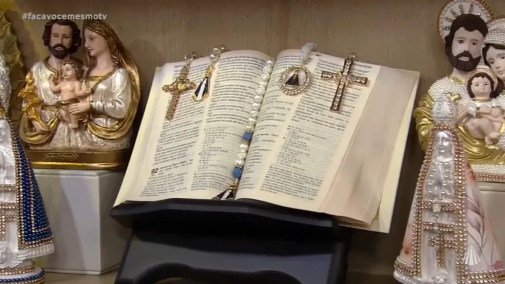 Imagem marcador pagina sao francisco do artigo Marcador de Bíblia com Nó de São Francisco – Faça Você Mesmo
