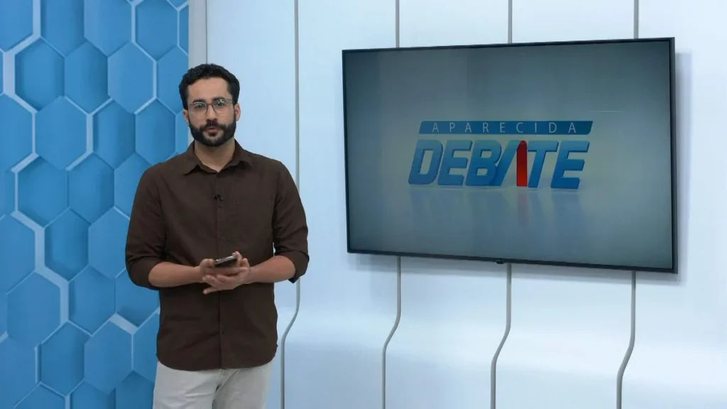 Imagem APD 2503 Reproducao TV Aparecida 1 do artigo "Aparecida Debate" discute o avanço do mundo digital