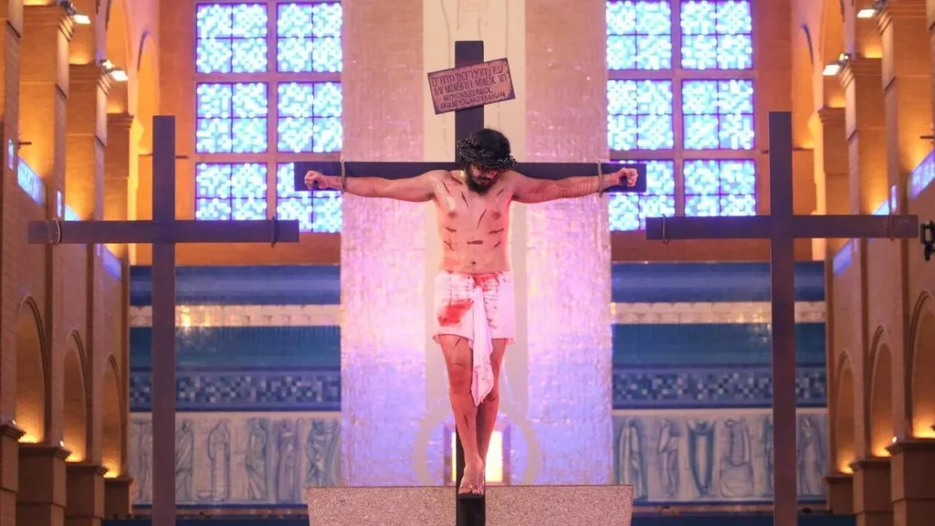 Imagem Jesus Crucificado via sacra 2024 do artigo Mergulhe no coração de Cristo através da Via-sacra