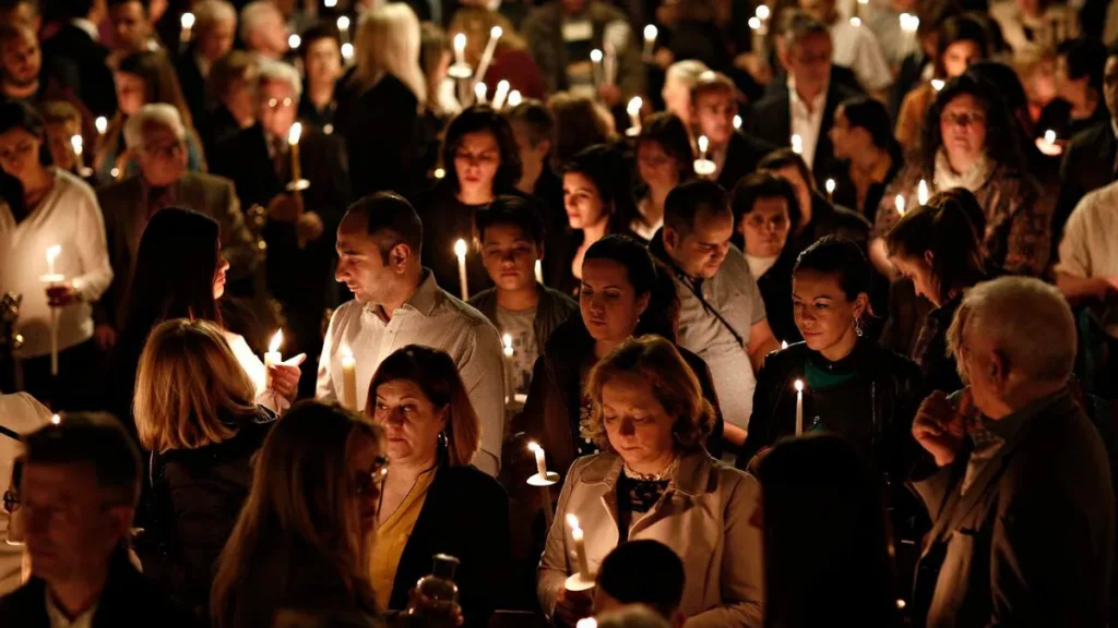 Imagem Vigilia Pascal do artigo Qual a importância do silêncio na liturgia do Tríduo Pascal?