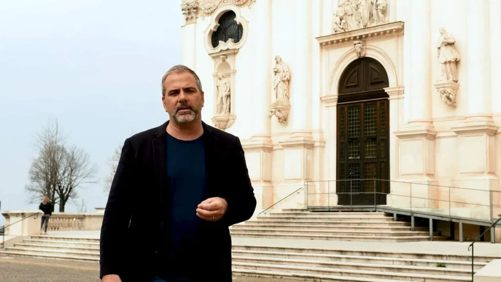 Imagem EXP 1401 Reproducao TV Aparecida 1 do artigo "Expedições ao Sagrado" destaca uma aparição de Nossa Senhora em Vicenza, na Itália