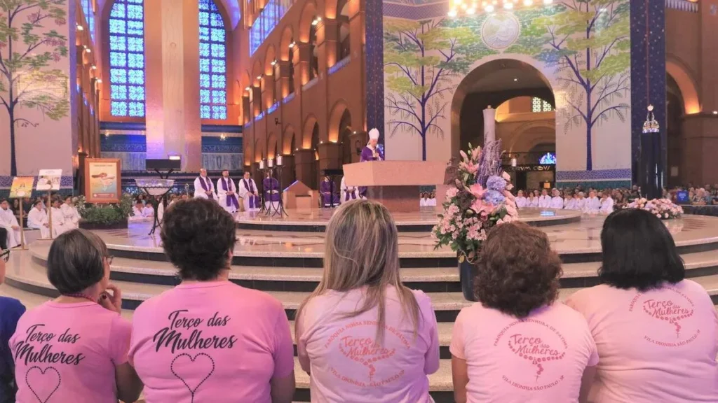 Imagem Missa de Envio Terco das Mulheres 2023 destaque do artigo Mulheres do Terço terão seu nome no Altar da Casa da Mãe