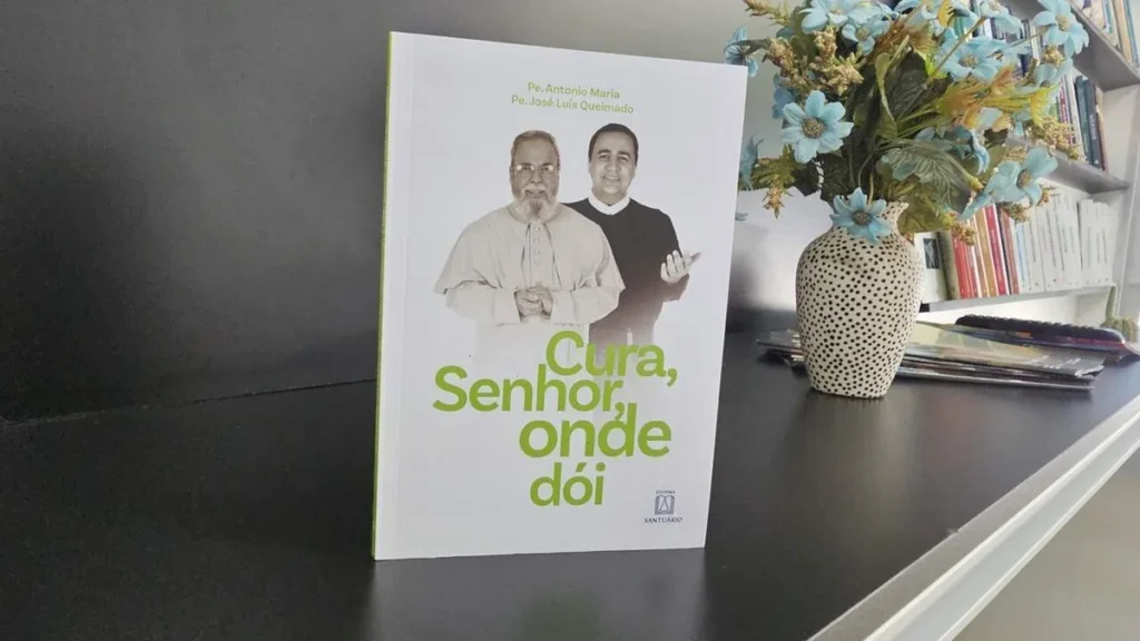 Imagem Livro Cura Senhor onde doi do artigo "Cura Senhor, onde dói" nos ensina a força da oração