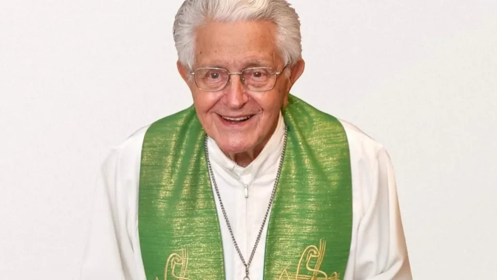 Imagem Dom Angelico Sandalo Bernardino do artigo Falece dom Angélico Sândalo Bernardino, emérito da diocese de Blumenau (SC)