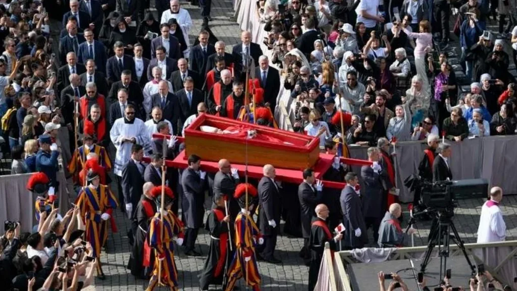 Imagem trasladacao papa francisco do artigo Entenda cerimônias fúnebres que marcam a despedida do Papa Francisco