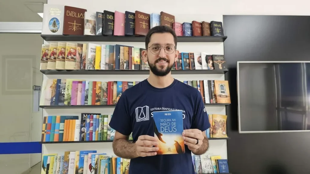 Imagem Livro Segura na Mao de Deus 2 do artigo Mergulhe no amor de Deus com livro da Editora Santuário
