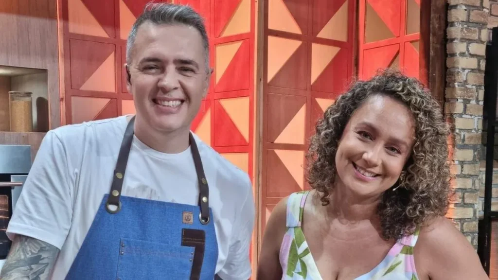 Imagem 2 apresentadores e comidas 6.4 Easy Resize.com do artigo Chef Léo Roncon ensina os segredos da feijoada no “Sabor de Vida”