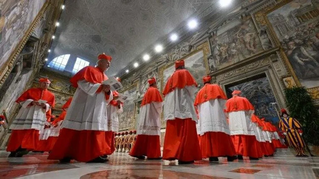 Imagem cardeais procissao do artigo Conheça os cardeais brasileiros no Conclave