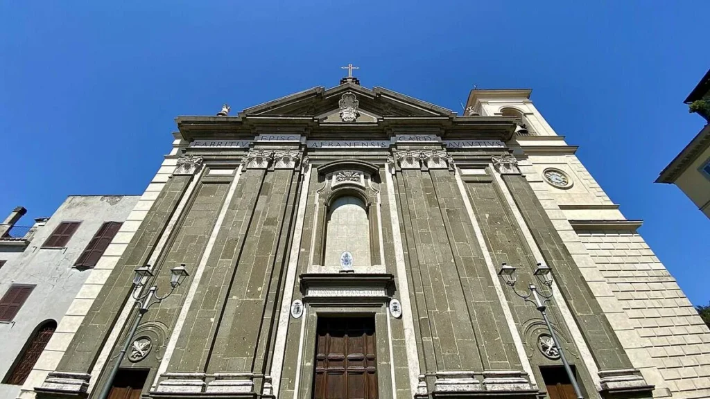 Imagem Catedral de Sao Pancracio em Albano do artigo Conheça a basílica titular do Papa Leão XIV enquanto ele era cardeal