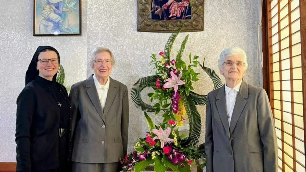 Irmã Theodora ao lado das jubilares Irmã Monika Erhard e Irmã Katharina Gandl