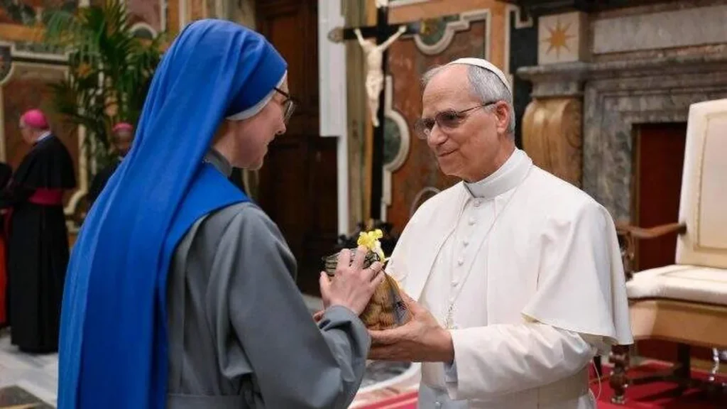 Imagem papa na audiencia com a POM do artigo Papa Leão XIV encoraja missionários: "Levar Cristo a todos os povos"