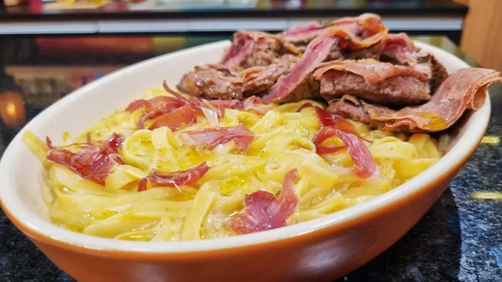 Imagem Fettucine SDV do artigo Saltimboca Fettuccine Alfredo - Sabor de Vida