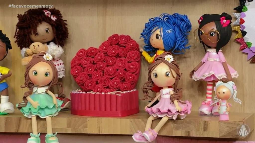 Imagem Bonequinha EVA Esmalte FVM do artigo Bonequinha Criativa em EVA - Faça Você Mesmo