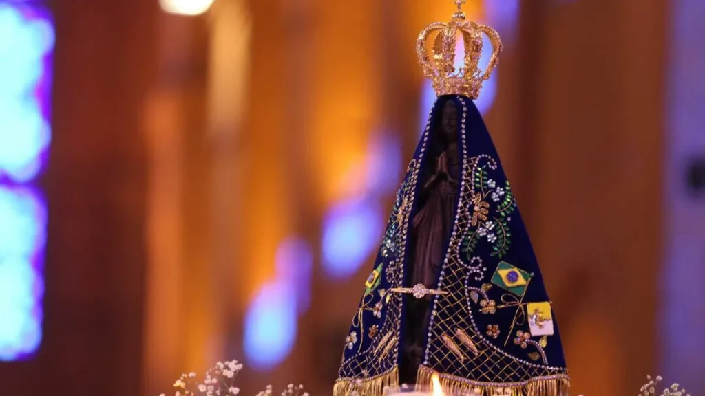 Imagem Nossa Senhora Aparecida do artigo Qual o sentido da Consagração que se faz a Nossa Senhora ao final da Missa?