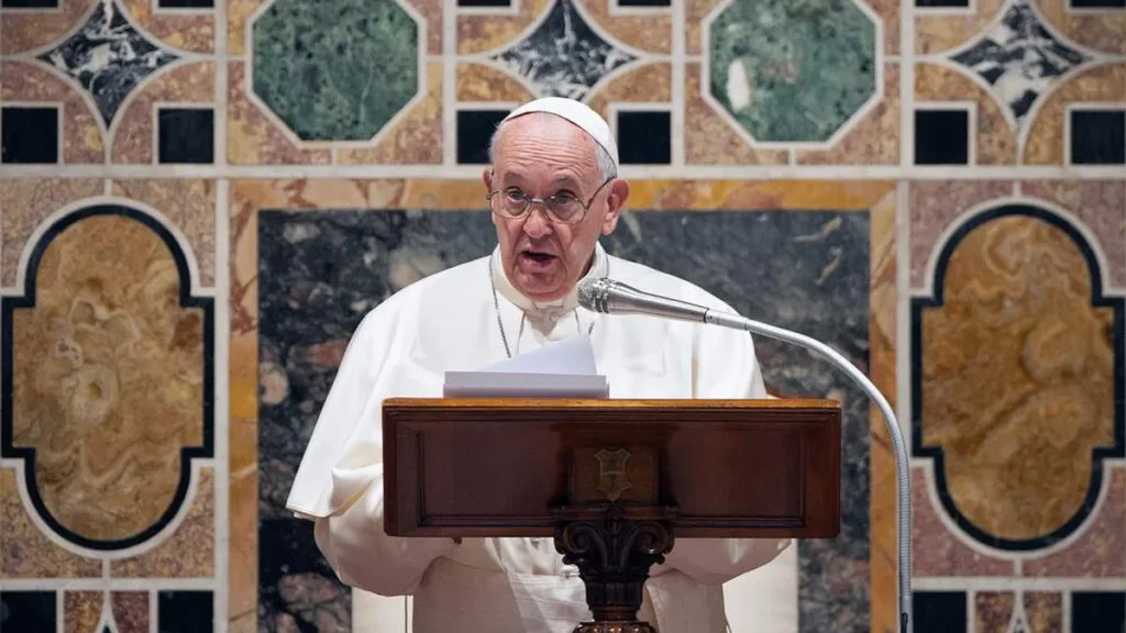 Imagem Papa Francisco discursando em Audiencia Geral no Vaticano do artigo Dicionário reúne palavras que marcaram a comunicação de Francisco