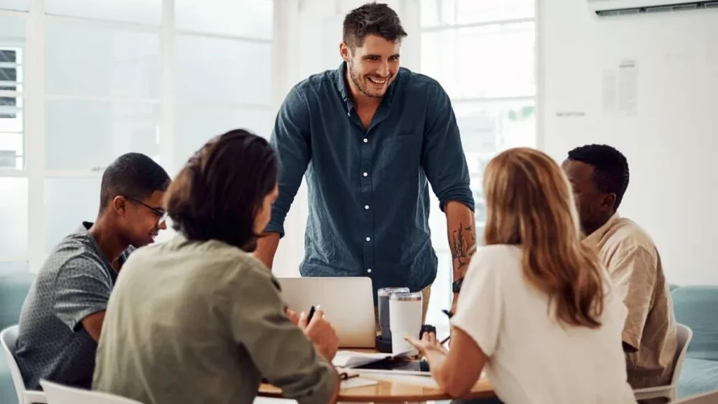 Imagem Lider e sua equipe de trabalho do artigo A eficiência da comunicação para uma gestão de sucesso