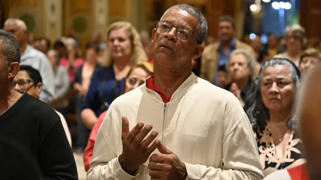 Imagem Encerramento da Novena de Pentecostes 2025 do artigo Encerramento da Novena: Caminhar como Igreja sob a luz de Pentecostes