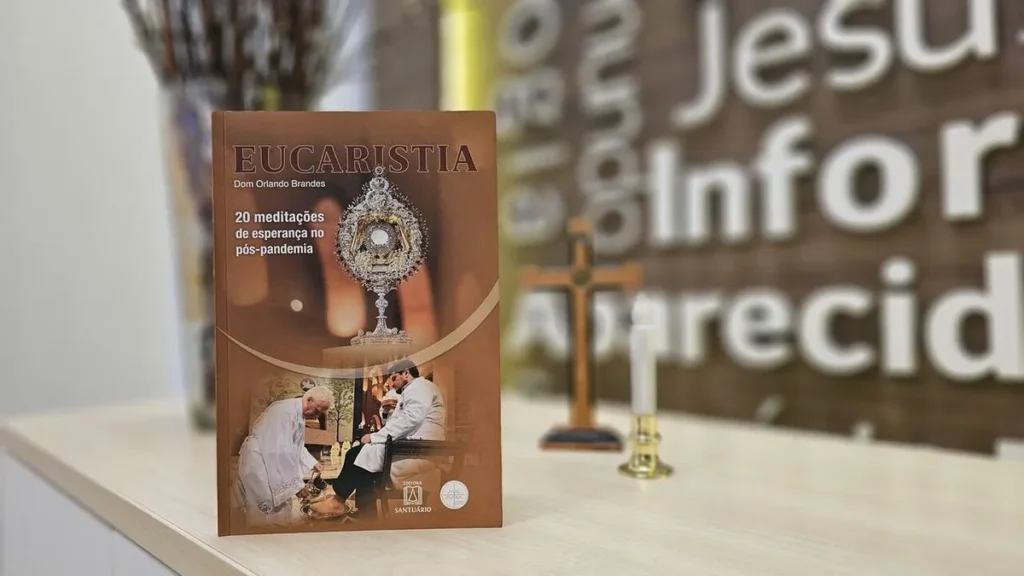 Imagem Livro Eucaristia Editora Santuario do artigo Eucaristia: livro convida à adoração e contemplação
