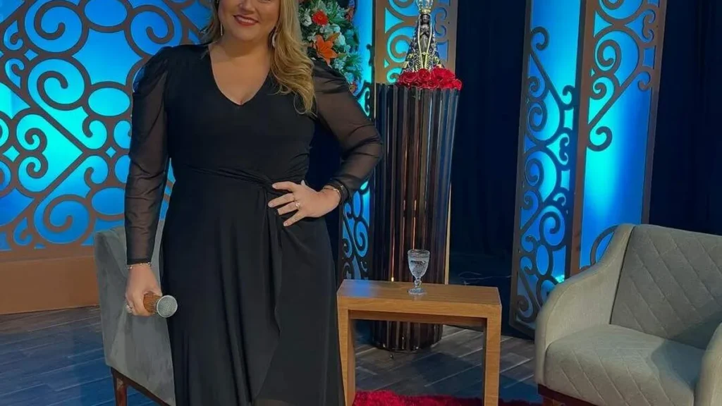 Imagem Mariangela Zan Divulgacao 1 do artigo "Aparecida Sertaneja" recebe convidados no seu especial junino