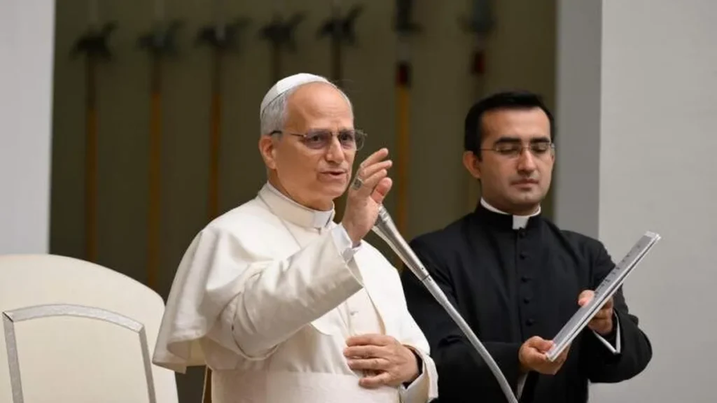 Imagem papa em audiencia em castel gandolfo 2025 do artigo Papa Leão XIV envia ajuda à Ucrânia e à Taiwan