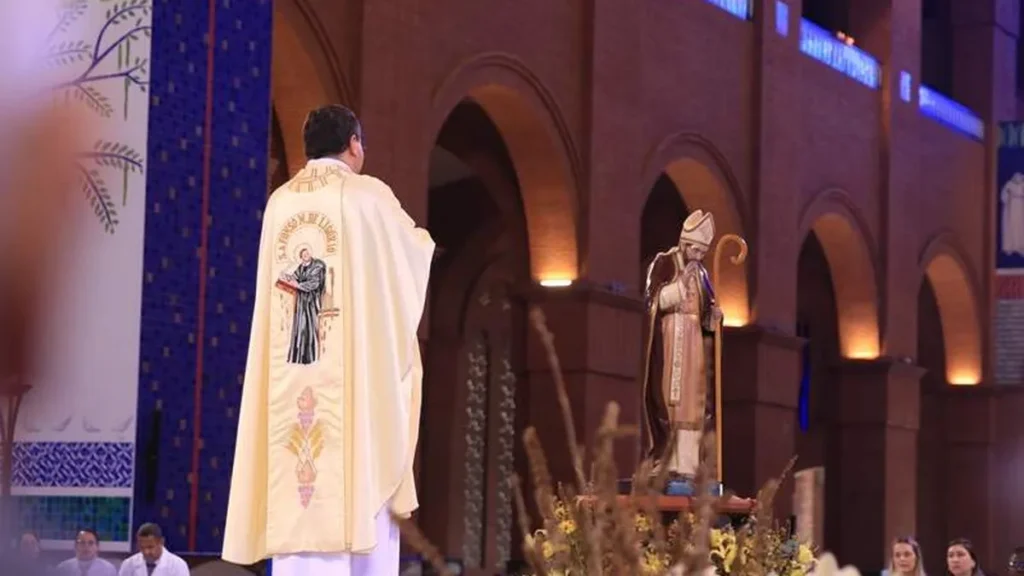 Imagem Santo Afonso no altar do artigo Santo Afonso, cantador das glórias de Maria