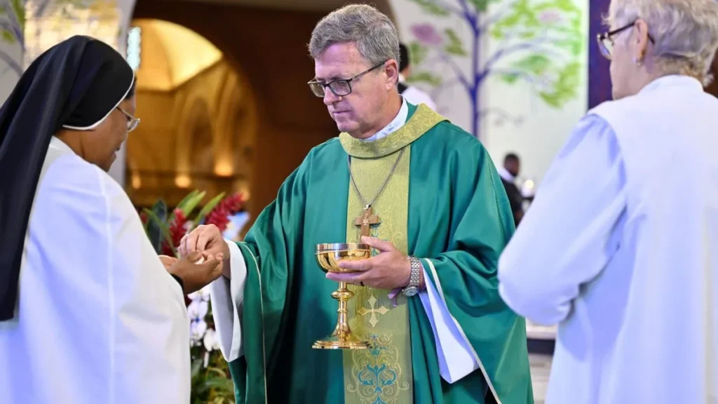 Imagem Dom Jorge Garcia Cuerva 2 do artigo Arcebispo de Buenos Aires concelebra missa no Santuário Nacional