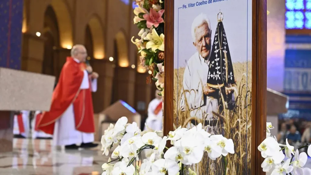 13ª Romaria Padre Vítor no Altar Central do Santuário Nacional