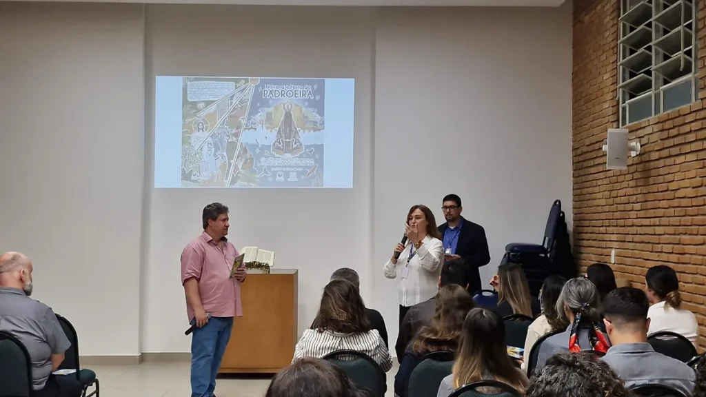Imagem Pe. Eduardo Catalfo e Solange Parron do artigo Colaboradores do Santuário participam de formação para a Novena