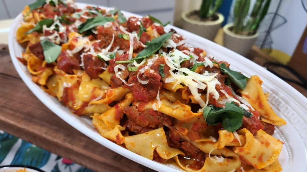 Imagem PAPPARDELLE COM RAGU ITALIANO do artigo Pappardelle com Ragu Italiano - Santa Receita