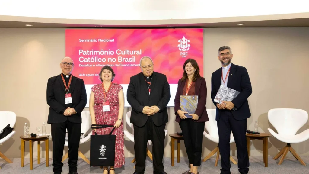 Imagem Seminario Cultural Catolico no Brasil PUC Rio do artigo Seminário debate preservação do patrimônio sacro no Brasil