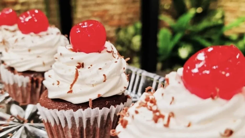 Imagem cupcake floresta negra sabor de vida do artigo Cupcake de Floresta Negra - Sabor de Vida