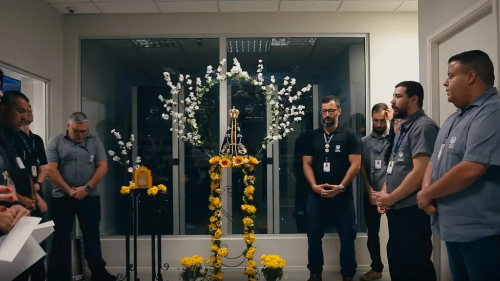 Imagem visita da imagem do artigo Colaboradores do Santuário recebem a visita de Nossa Senhora