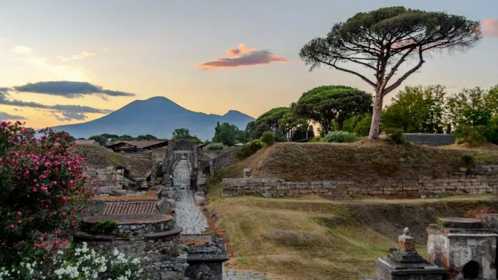 Imagem Vila de Pompeia com o Vesuvio ao fundo do artigo A Tragédia de Pompéia: o impacto do Vesúvio