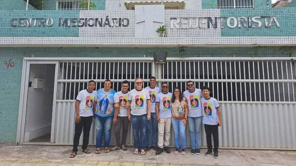Jovens participam de encontro vocacional em Salvador