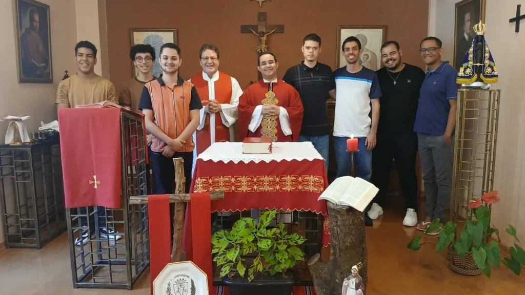 Jovens participam de encontro vocacional em Belo Horizonte (MG).