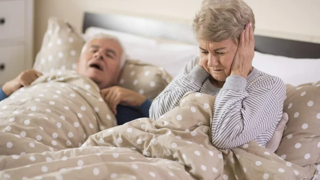 Imagem Idoso com apneia do sono do artigo Vida Saudável: uma semana dedicada aos distúrbios do sono