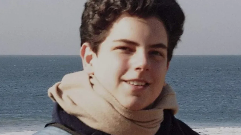 A sessão "Cinema da Fé" neste domingo (7/9), às 22h, exibe o filme "O Céu Não Pode Esperar", em homenagem à canonização do jovem beato.