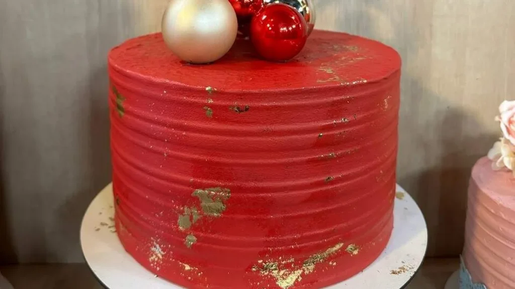 Imagem bolo fake de natal faca voce mesmo do artigo Bolo fake em massa acrílica - Faça Você Mesmo