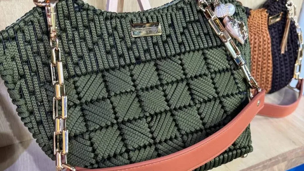 Imagem bolsa bordada tela do artigo Bolsa Bordada em Tela (Efeito 3D)
