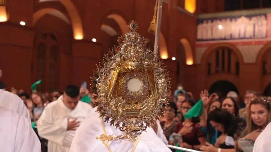 Imagem Santissimo do artigo Eucaristia, pão da comunhão e da sinodalidade