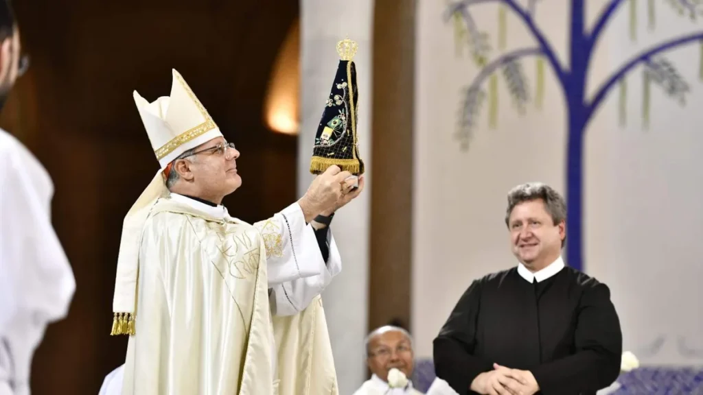 Imagem Cardeal Paulo Cezar Costa 5 dia Novena do artigo Com Maria, viver a Eucaristia, fonte de comunhão, de participação e de missão!