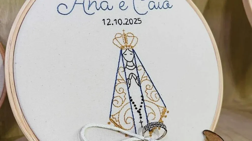Imagem porta alianca nossa sra faca voce mesmo do artigo Porta-alianças em Bordado de Nossa Senhora Aparecida - Faça Você Mesmo