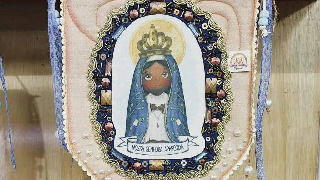 Imagem estandarte nossa senhora faca voce mesmo do artigo Estandarte de Nossa Senhora Aparecida em Feltro - Faça Você Mesmo