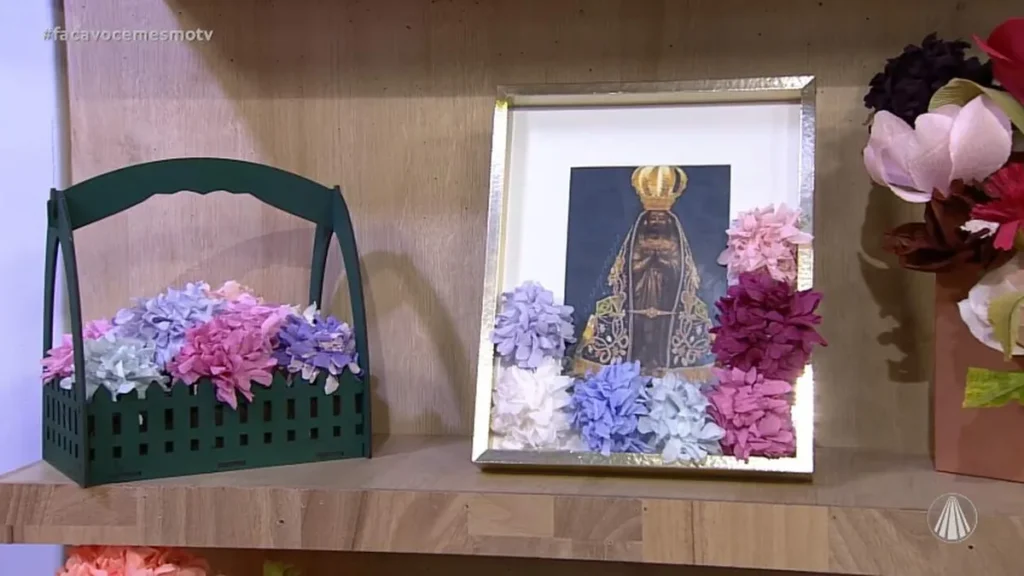 Imagem flores com crepom faca voce mesmo do artigo Flor Hortênsia em Crepom Italiano - Faça Você Mesmo