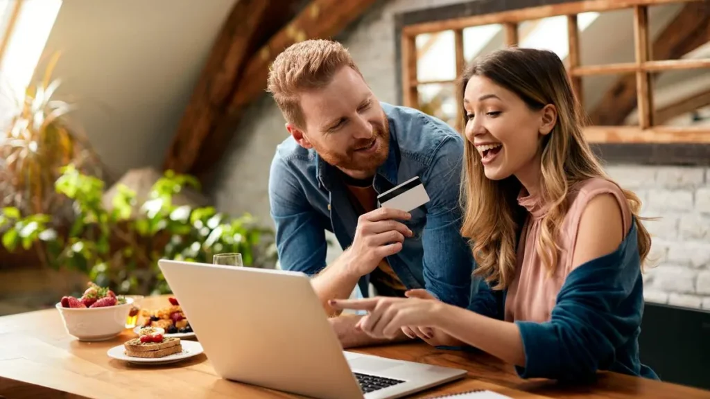 Imagem Casal fazendo compras pela internet do artigo O peso das ofertas diante os direitos do consumidor