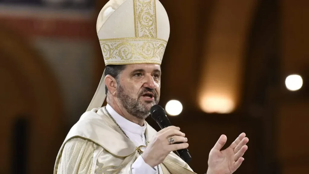 Imagem Dom Dirceu de Oliveira Medeiros do artigo Com Maria, ser Família dos Devotos, peregrina da esperança!