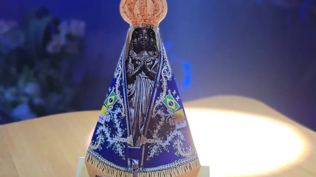 Imagem FD Manto da Mae do artigo Sob o Manto da Mãe: um presente especial para celebrar o amor e a proteção de Nossa Senhora Aparecida