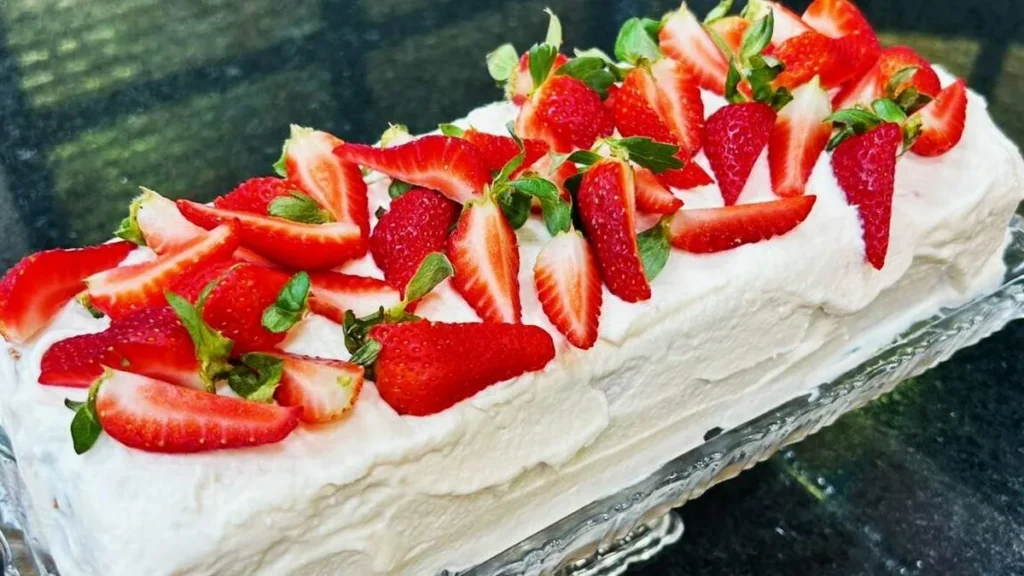 Imagem bolo de morango sabor de vida do artigo Bolo de Morango com Iogurte - Sabor de Vida