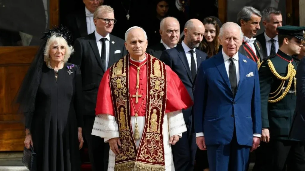 Imagem encontro entre o Rei Charles I e o Papa Leao XIV do artigo O histórico encontro do Papa com o líder da Igreja Anglicana