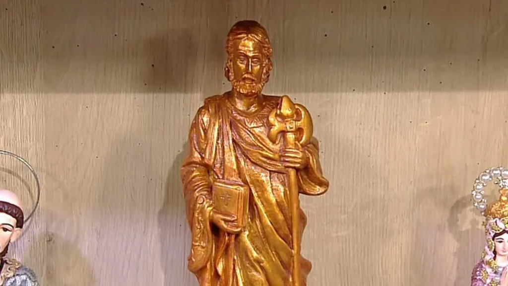 Imagem tecnica de pintura em imagem sacra efeito bronze faca voce mesmo do artigo Pintura por Imersão em Imagem (Efeito Bronze) - Faça Você Mesmo